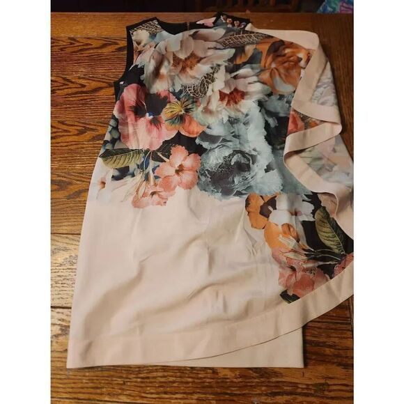 Ted Baker Dresses & Skirts - Ted Baker  White Tangled Floral Printed Tunic dress sz 1 (US 4)